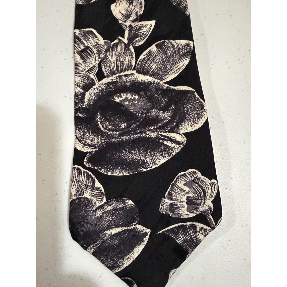 Don Loper Beverly Hills Black White Floral Rose 100% Italian Silk Necktie Tie